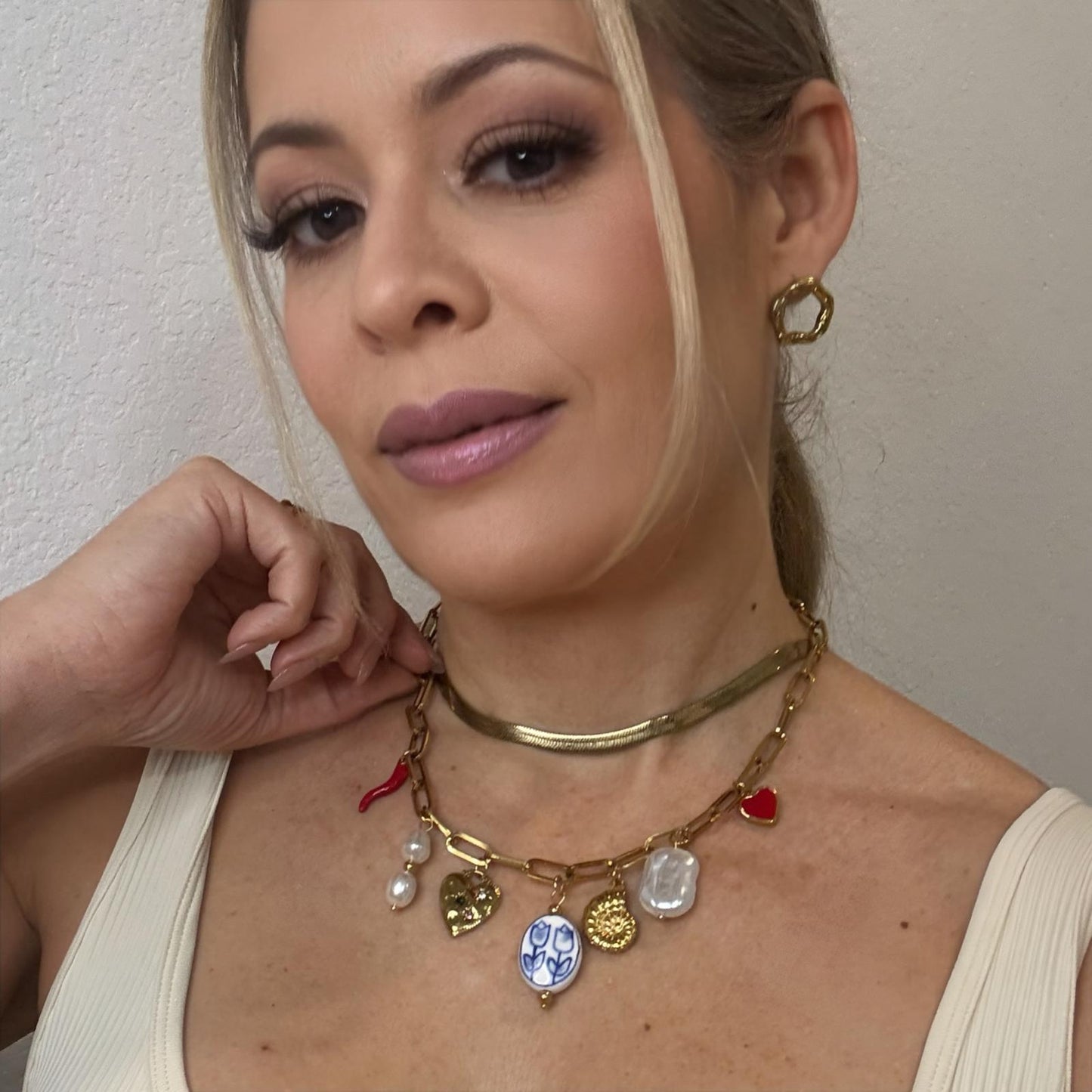 DIANA - NECKLACE WITH NUMEROUS CHARMS